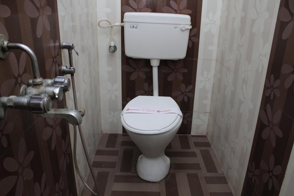 R B Residency Hotel Csennai Kültér fotó