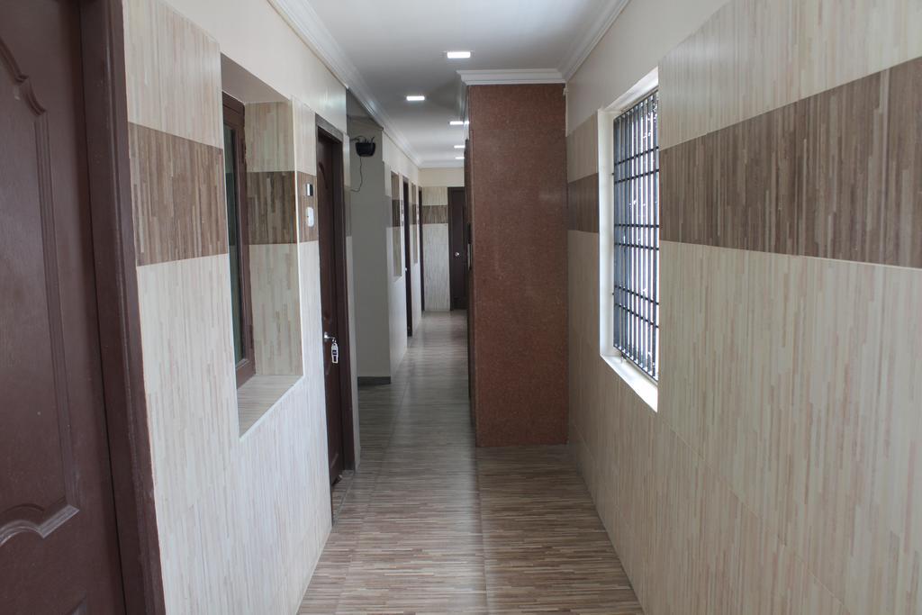 R B Residency Hotel Csennai Kültér fotó