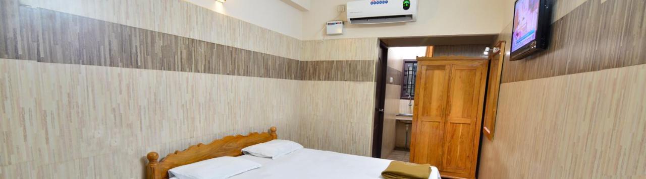 R B Residency Hotel Csennai Kültér fotó